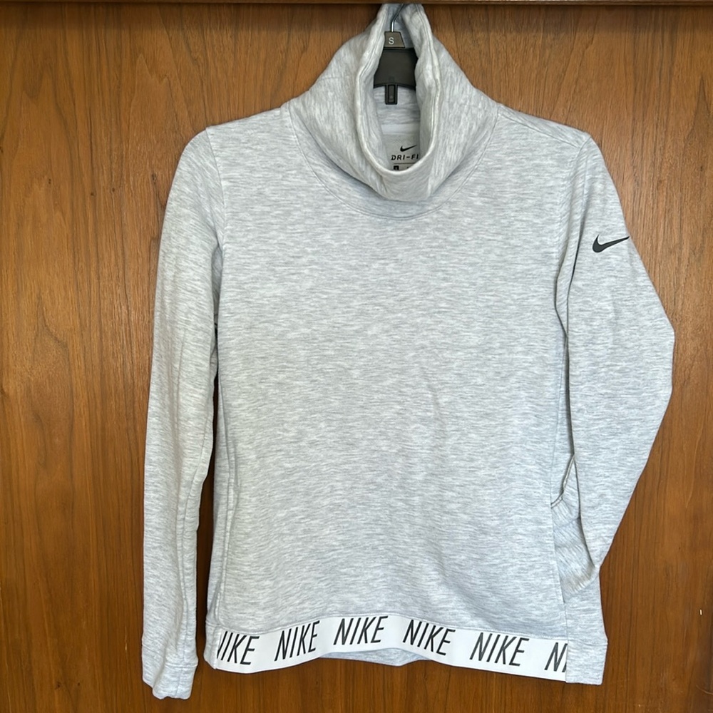 Women’s Small Nike Sweatshirt